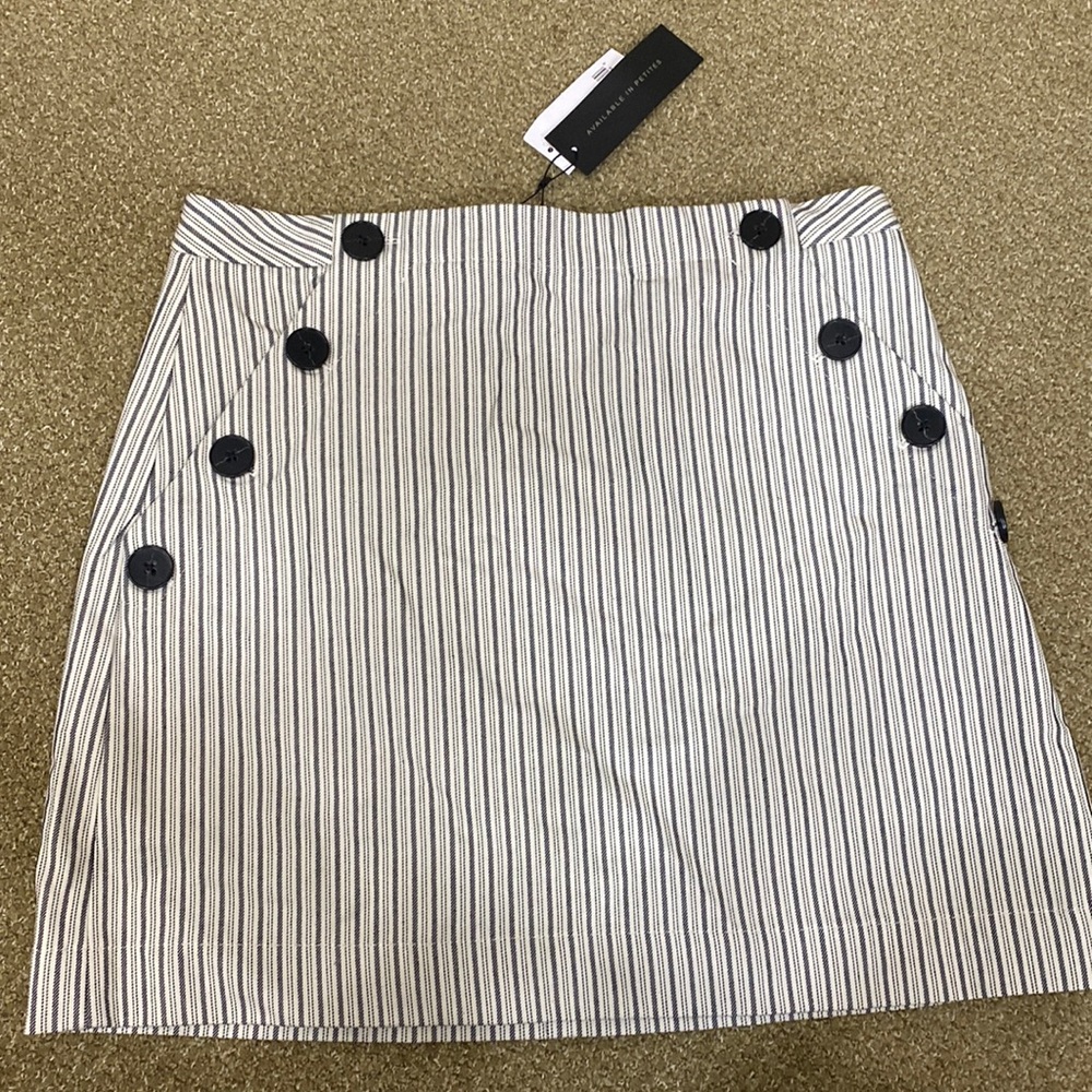 BANANA REPUBLIC women’s size 6 Bi-Stretch Sailor Mini Skirt Color: Blue Stripe